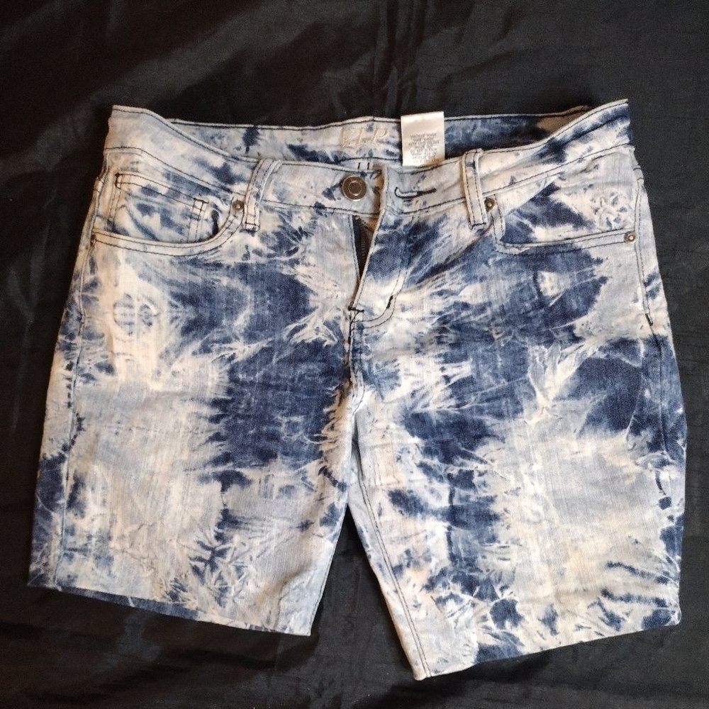 VIP acid washed jean shorts size 11/12